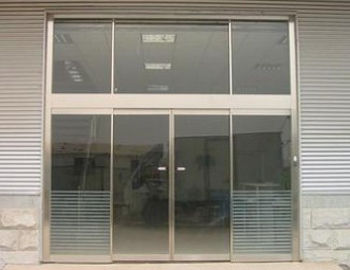 不銹鋼玻璃自動感應(yīng)門 不銹鋼玻璃自動感應(yīng)門